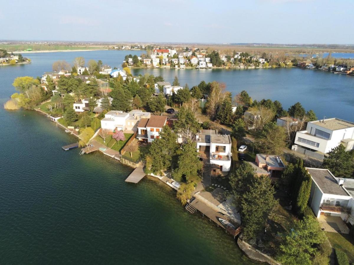 Topsenec-Lakeside Home Exterior photo